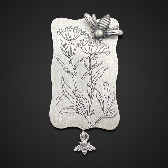 Vintage Jewelry - Vintage Pewter Flower & Bee Brooch Pin